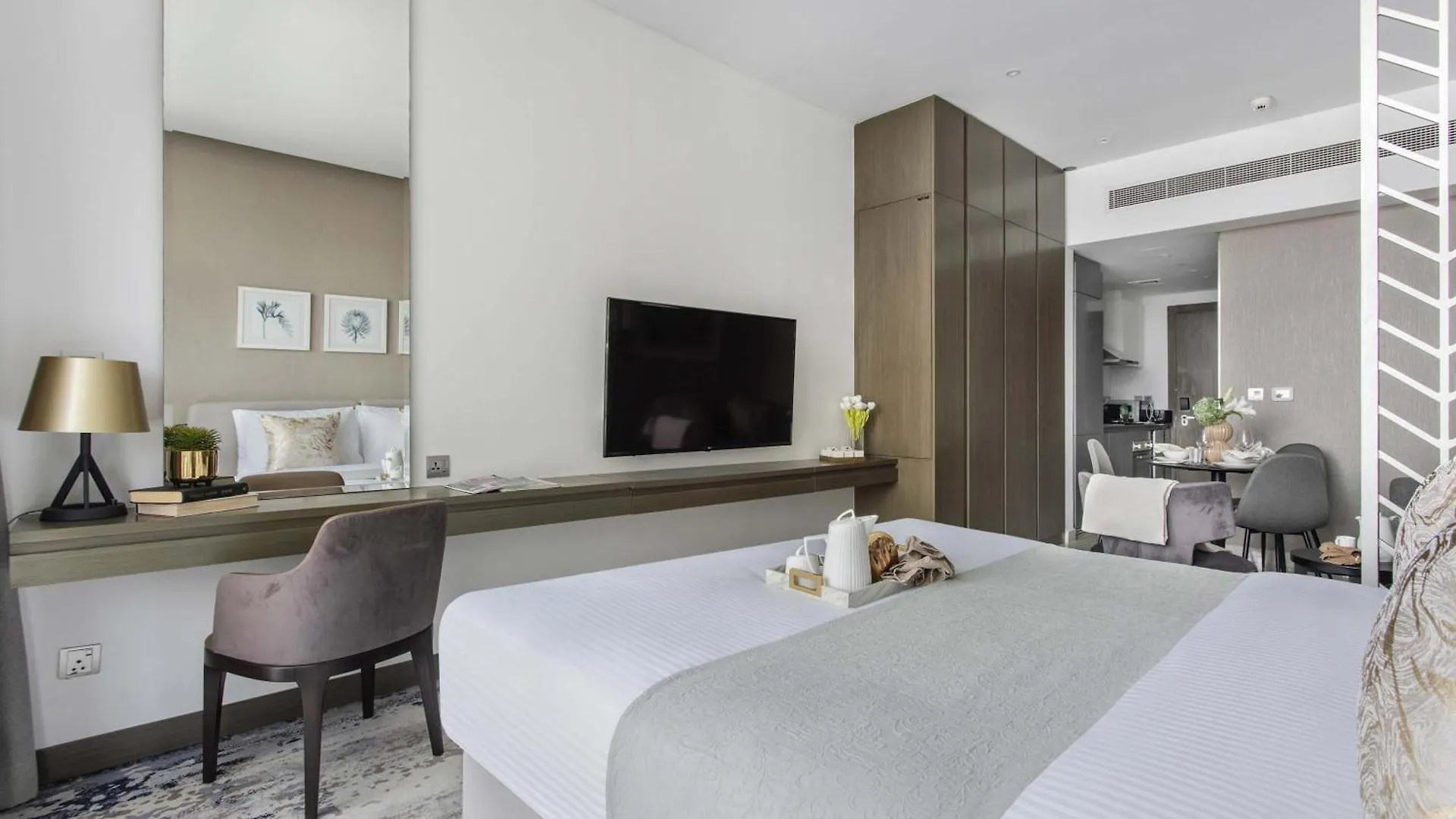 Apartment Frank Porter - Damac Prive A Dubai