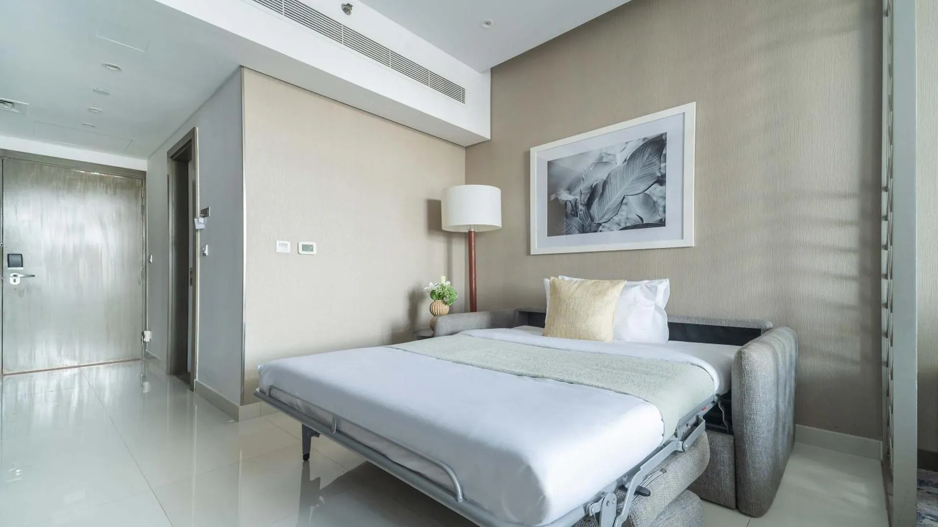 Apartment Frank Porter - Damac Prive A Dubai